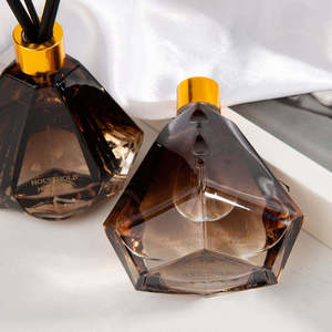 Ensemble de diffuseurs d'huiles essentielles pour cadeaux, diffuseur de parfum pour <span class=keywords><strong>hôtel</strong></span> et maison avec bâtonnets en fibre pour <span class=keywords><strong>la</strong></span> décoration de <span class=keywords><strong>la</strong></span> maison et du bureau - Product Image 4
