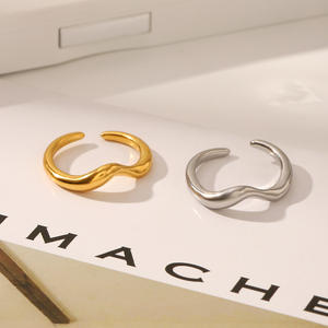 KITI Minimalistische Golfvormige Gouden Ringen PVD 18K Goud Verguld Roestvrij Staal Niet-Aanslaande Elegante Open Ringen - Product Image 2