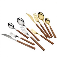 Ensemble de couverts modernes minimalistes en acier inoxydable avec poignées effet bois, finition miroir, emballé en coffret cadeau pour hôtels/restaurants