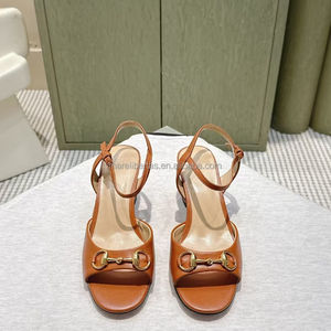 Sandalias de tacón alto para mujer con punta cuadrada, detalle de Horsebit, tacón grueso, forro de piel de oveja de alta calidad y cuero genuino. - Product Image 5