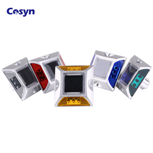 CCsyn सड़क सौर ऊर्जा ने अंधा प्रकाश ड्राइववे एल्यूमीनियम के नेतृत्व वाली सड़क स्टड बिल्ली आंख चमकाने वाली रोशनी सौर रोड स्टड कैट आंखों का दीपक - Product Image 1