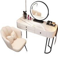 Coiffeuse de chambre à coucher avec panneau massif, éclairage intégré et rangement compact pour petits appartements