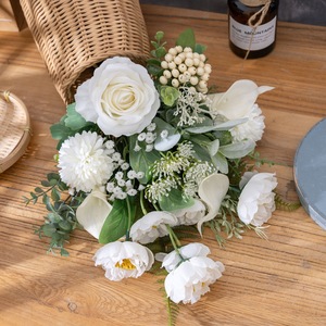 Bouquet de fleurs artificielles Ferry Crossing, roses blanches et lys Calla, décoration de mariage, décoration murale pour la maison CF01455 - Product Image 1