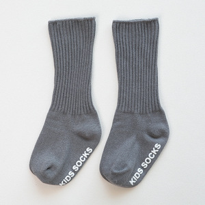 <span class=keywords><strong>Chaussettes</strong></span> pour bébé fille nouveau-né enfant <span class=keywords><strong>Chaussettes</strong></span> hautes solides pour enfant en bas âge <span class=keywords><strong>Chaussettes</strong></span> d'hiver <span class=keywords><strong>antidérapantes</strong></span> en coton pour bébé fille - Product Image 6
