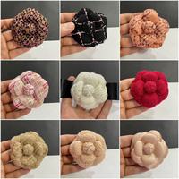 XG Haut de gamme, ensemble de broches corsage en cuir PU, style 'Petit Vent Parfumé', bijoux fleur de camélia pour enfants avec épingles