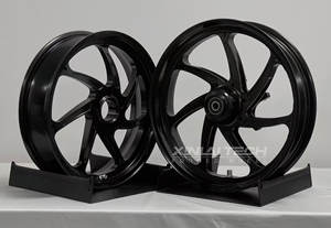 Jantes de moto forgées noires XL personnalisées Jantes en alliage pour <span class=keywords><strong>Aprilia</strong></span> RS250 RS660 RSV4 <span class=keywords><strong>SR</strong></span> <span class=keywords><strong>Max</strong></span> 300 <span class=keywords><strong>SR</strong></span> <span class=keywords><strong>Max</strong></span> <span class=keywords><strong>125</strong></span>/250 Superbike Jantes - Product Image 6