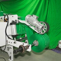 Machine automatique de fabrication de sacs pour déjections animales pour la production de rouleaux de sacs à crottes de chien de type gilet