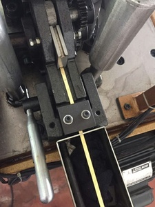 Machine à fabriquer des dents de fermeture éclair, machine automatique de fabrication de dents de fermeture éclair en métal de ZYZM - Product Image 3