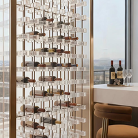 Meuble de bar moderne de luxe personnalisable en acrylique et métal avec éclairage LED pour salle à vin, présentoir à bouteilles pour la maison et les fêtes