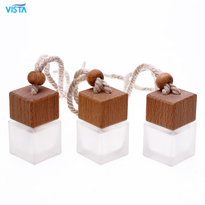 Chai nước hoa treo xe hình vuông, chất liệu thủy tinh cao cấp, không chứa chất làm thơm, có nắp gỗ, thương hiệu VISTA Wholesale. - Product Image 2