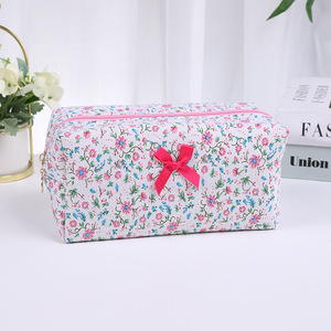 Bolsa de Maquillaje Portátil de Gran Capacidad con Diseño Floral Fresco y Lindo para Niñas, con Lazo - Product Image 3