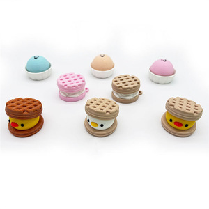 Juguete antiestrés de plástico impreso en 3D con forma de pato, colgante clicker, mini colgante de pastel realista para apretar - Product Image 4