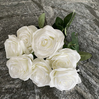EG-S241 Dekorative Künstliche Blumen mit 7 Köpfen aus Seide, Roter Kunstblumenstrauß für Hochzeit und Braut