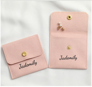 Petite pochette d'emballage de bijoux avec logo personnalisé et pochettes à bijoux en daim microfibre avec insertion - Product Image 6
