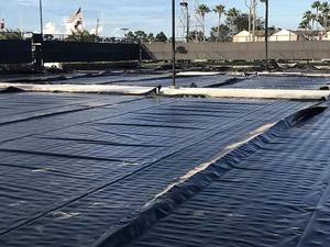 Lámina de Plástico PE Negra en Rollo, Lámina de Polietileno de 6 mil, 1000 Gauge, Película de Construcción, Barrera de Vapor para Pintura - Product Image 5