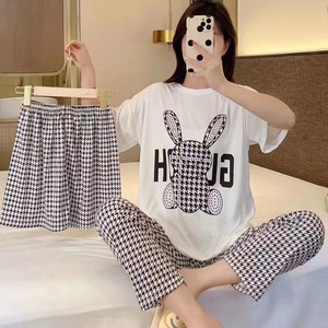 Pijamas de Satén para <span class=keywords><strong>Mujer</strong></span>, Verano, Nuevas, Casuales, Transpirables, Pantalones Cortos, Diseño Dulce de Dibujos Animados, Conjunto de Tres Piezas para el Hogar - Product Image 1