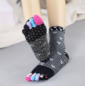 Femmes Nouvelle Mode Coton Mignon <span class=keywords><strong>Chat</strong></span>/coeur Cinq Orteils Cheville Anti-<span class=keywords><strong>d</strong></span>érapant Yoga Grip <span class=keywords><strong>Chaussettes</strong></span> Femmes Anti Non Slip Pilates Yoga <span class=keywords><strong>Chaussettes</strong></span> - Product Image 4