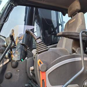 Excavadora Hyundai 305LC-9T Usada de 30 Toneladas con Motor Cummins, Excavadora Hyundai 305lc-9t de Segunda Mano con Pocas Horas de Trabajo - Product Image 3