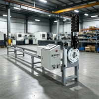 Petite découpeuse laser CNC pour tubes, avec rail de guidage Hiwin, forte force de serrage, haute stabilité, pour la découpe de tubes ronds/carrés/angulaires/en acier profilé.
