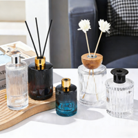 Diffuseur d'huiles essentielles en verre noir personnalisé de 50 ml, 100 ml, 150 ml, 200 ml avec bâtonnets en rotin, diffuseur d'aromathérapie pour voiture