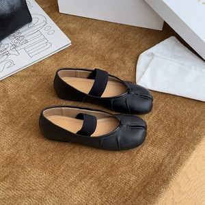 Zapatos Planos de Ballet con Punta Dividida para Mujer, Diseño Premium, Correa Única, Tacon Bajo, Cómodos y Versátiles para Uso Diario - Product Image 4