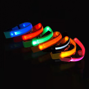 Collar de perro LED electrónico para mascotas Rarewe, recarga de Flash ajustable, collares de nailon reflectantes para mascotas, productos para perros antipérdida nocturna - Product Image 3