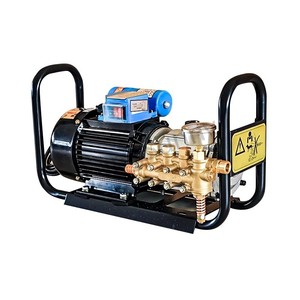 Machine de nettoyage de panneaux solaires à perche télescopique, brosse à tête unique alimentée en eau avec tuyau, équipement de nettoyage à brosse pulvérisatrice d'eau - Product Image 4