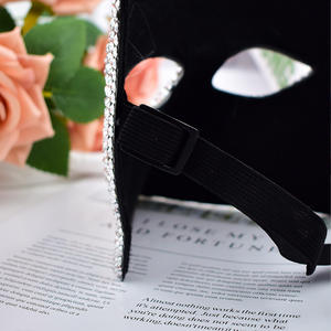 Concert d'Halloween avec des masques haut de gamme cloutés de diamants couvrant tout <span class=keywords><strong>le</strong></span> visage, une élégante fête de style européen - Product Image 2