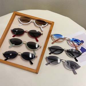 Lunettes de soleil œil de chat ovales vintage de luxe 2025 personnalisables avec logo, protection UV400, monture métallique demi-cerclée pour femme - Product Image 5