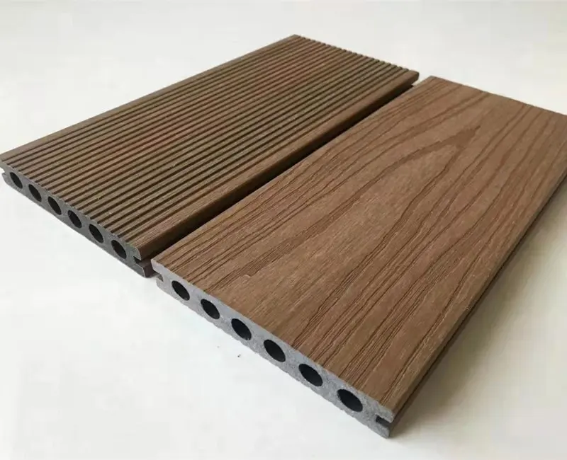 Nuovo disegno di Co-estrusione composito decking resistente AI RAGGI UV capped wpc decking cava di co-estrusione wpc decking