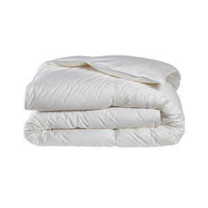 Literie et couvertures douces et confortables pour un sommeil réconfortant, une sensation de chaleur, usage quotidien à la maison, toutes saisons, repos relaxant et confort paisible. - Product Image 1