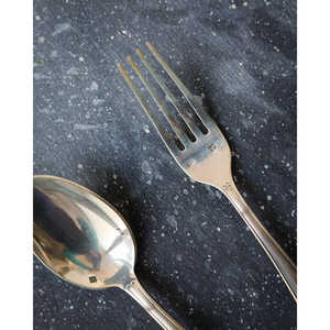 Juego de Cubiertos para Bebé de Aleación de Plata Francesa, Platos y Utensilios Elegantes para los Más Pequeños - Product Image 3