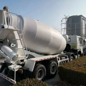 Semi-<span class=keywords><strong>remorque</strong></span> robuste HOWO 8x4 12 roues 371 CV 14 m³ en acier avec une charge utile <span class=keywords><strong>de</strong></span> plus <span class=keywords><strong>de</strong></span> 30 000 kg, moteur, pompe et roulements - Product Image 5