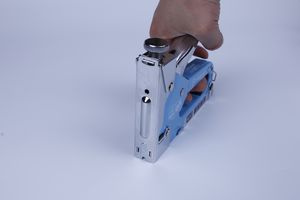 Vente chaude 3-en-<span class=keywords><strong>1</strong></span> manuel agrafeuse en acier réglage de la puissance pour la maison bricolage tapis fixation meubles industriels tapisserie d'ameublement outil - Product Image 3