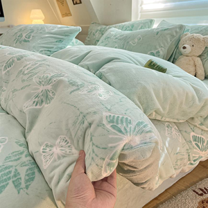 Nuovo lenzuolo di flanella e copripiumino invernale imbottito Set biancheria da letto invernale 4 pz - Product Image 1