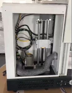 آلة نقش بالليزر الليفي المغلقة بقوة 20 و30 و50 و60 و100 واط للذهب والفضة والنحاس والقلادات والحرف المعدنية - Product Image 5