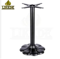 Base de table en fonte antique classique avec revêtement en poudre noir mat en forme de fleur