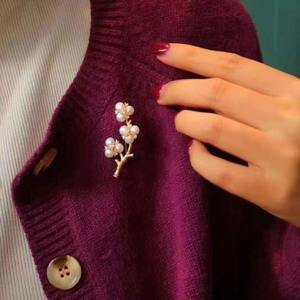 Colección Otoño Invierno, Joyería de Agua Dulce Natural de Zhuji, Broche de Oro Doble Flor de Fu R Li, Elegante - Product Image 4