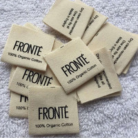 Étiquettes de cou tissées en coton biologique damassé Vêtements Chaussures Sacs Lavable Imprimé Logo de marque Très bon marché Sangle Tissu Étiquettes de vêtement