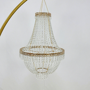 Lámpara de Araña de Cristal Personalizada SMOOTH, Marco Dorado, Decoración para Bodas, Eventos y Fiestas - Product Image 1