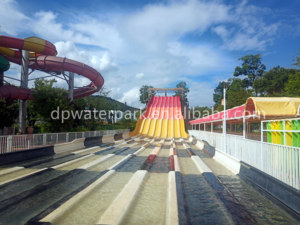 Combinaison <span class=keywords><strong>de</strong></span> toboggans pour <span class=keywords><strong>jeux</strong></span> <span class=keywords><strong>d</strong></span>'<span class=keywords><strong>eau</strong></span> personnalisés Grand <span class=keywords><strong>tapis</strong></span> <span class=keywords><strong>de</strong></span> manèges pour aire <span class=keywords><strong>de</strong></span> <span class=keywords><strong>jeux</strong></span> aquatiques Toboggan Rainbow Speedway Parc aquatique intérieur personnalisé 6-8mm - Product Image 5