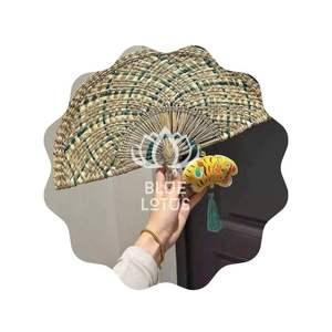 Abanico de Mano de Pasto Marino, Decoración Rústica - Product Image 1