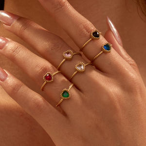 Elegante Anillo Retro de Amor con Circón de Acero Inoxidable de Diseño Exclusivo Chapado en Oro de 18k Anillo Abierto con Circonita Cúbica para Dedo - Product Image 1