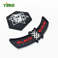 Étiquette en PVC souple avec logo 3D gaufré, patch en caoutchouc, personnalisable OEM/ODM, écologique, style thermocollant pour vêtements, accessoires de chapeau principaux, forme irrégulière