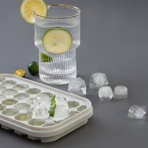 Molde para Hacer Bolas de Hielo en Forma de Rosa, de Plástico de Grado Alimenticio, Ecológico y Creativo, de Alta Calidad, con Tapa y Contenedor para Hielo - Product Image 5