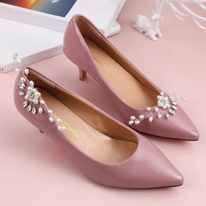 Vente en gros d'usine : Accessoires de mariage haut de gamme, chaussures pour femmes, talons hauts, bijoux de chaussures pour dames avec perles et strass - Product Image 1