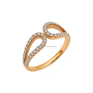 साधारण महिलाओं की हीरे की अंगूठी ठोस 18k असली सोने के साथ प्राकृतिक हीरे की सजावट के साथ