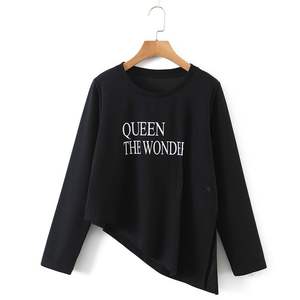 Camiseta de manga larga para mujer de talla grande, tejida con estampado, dobladillo asimétrico, diseño Queen The Wonder N8456 - Product Image 1