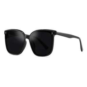 Gafas de sol Gm unisex con montura de PC, negras, polarizadas, UV400, tipo 3, estilo de alta gama, diseño coreano de moda - Product Image 4