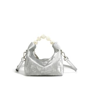 Monederos y bolsos de mujer con cadena de perlas satinadas de alta calidad personalizados, bolsos de hombro tipo bandolera de moda de lujo para mujer - Product Image 2